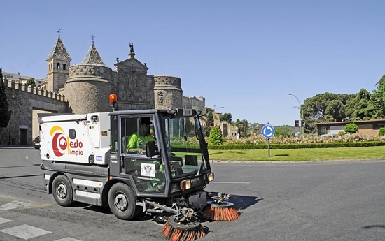 1599443616210978.jpg 路面清洗機進口報關(guān)